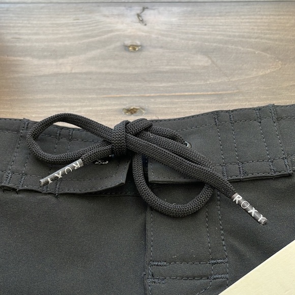 ROXY Girls Board Shorts. *NWT* - Picture 4 of 6